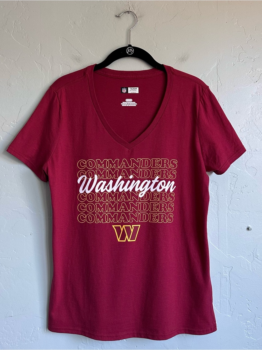 NWOT NFL Washington Commanders Women's V-Neck Tee Burgundy Size‎ Medium